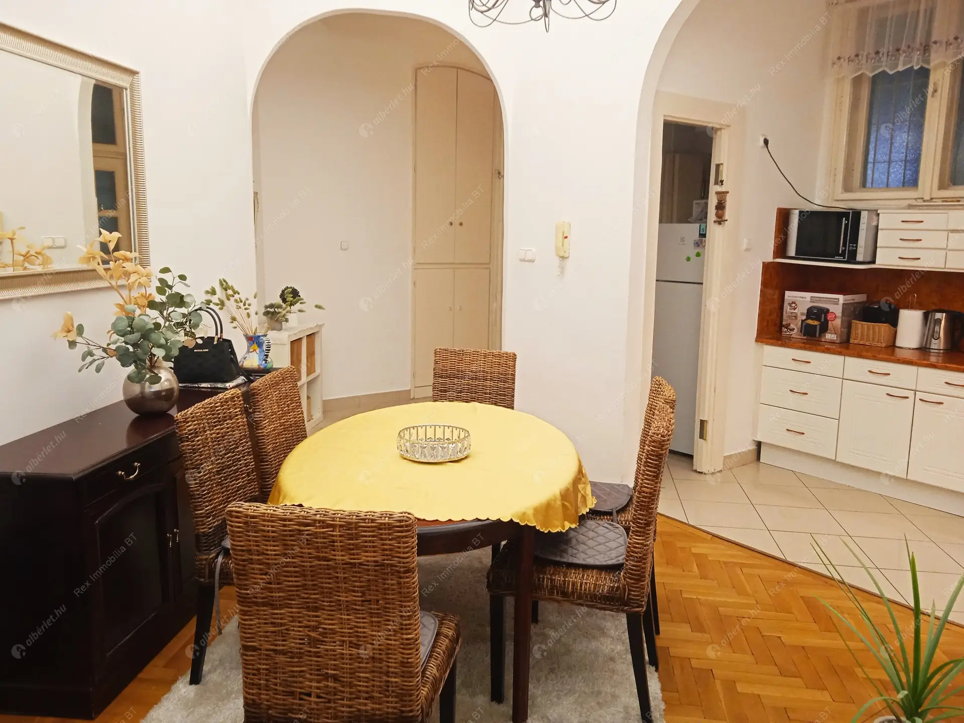 Kiadó albérlet 505000 Ft/hó áron: Budapest, VI. kerület  Bajcsy-Zsilinszky út. Mérete: 140 nm, 4 szobás | Alberlet.hu - 6425925