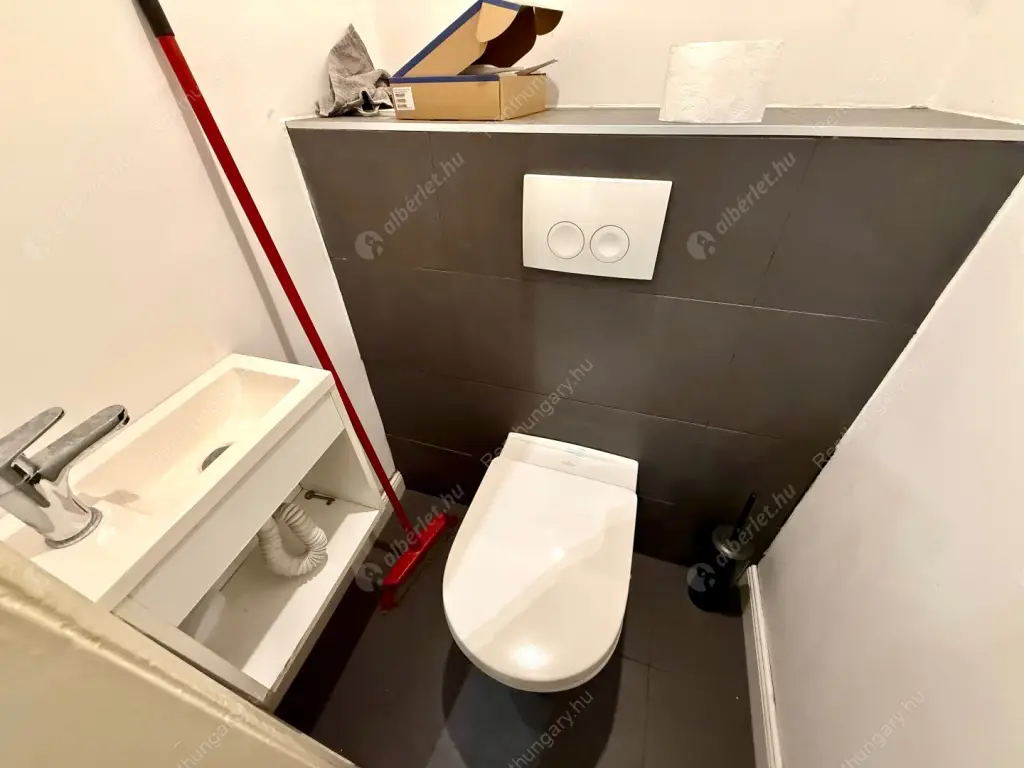 Kiadó albérlet 210000 Ft/hó áron: Budapest, VI. kerület  Bajcsy-Zsilinszky út. Mérete: 28 nm, 1 szobás | Alberlet.hu - 6595244