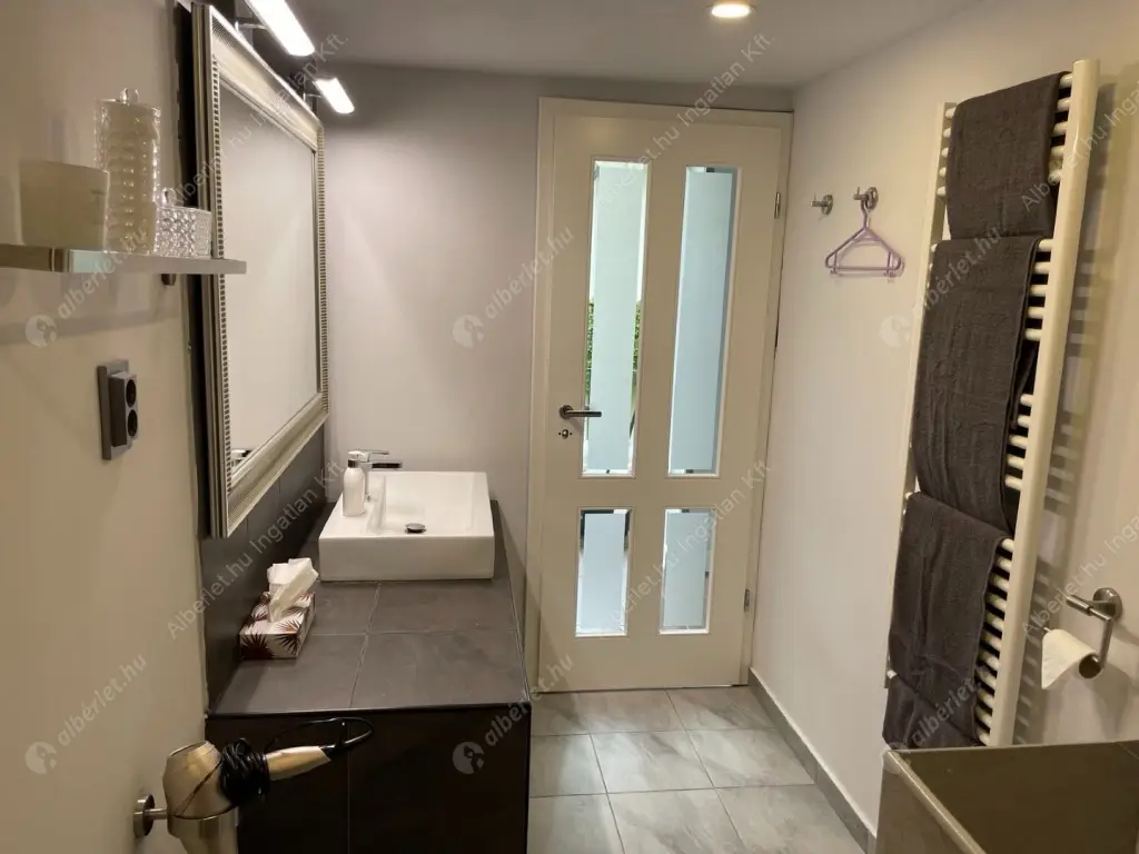 Kiadó albérlet 350000 Ft/hó áron: Budapest, VI. kerület  Bajcsy-Zsilinszky út. Mérete: 47 nm, 1 szobás | Alberlet.hu - 6587217