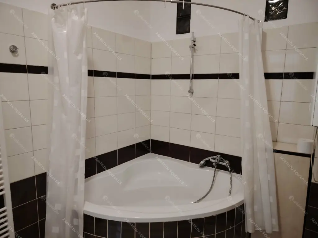 Kiadó albérlet 320000 Ft/hó áron: Budapest, VI. kerület  Bajcsy-Zsilinszky út. Mérete: 55 nm, 3 szobás | Alberlet.hu - 6641201