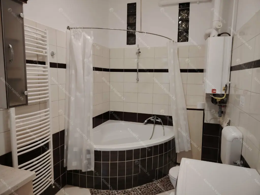 Kiadó albérlet 320000 Ft/hó áron: Budapest, VI. kerület  Bajcsy-Zsilinszky út. Mérete: 55 nm, 3 szobás | Alberlet.hu - 6660691