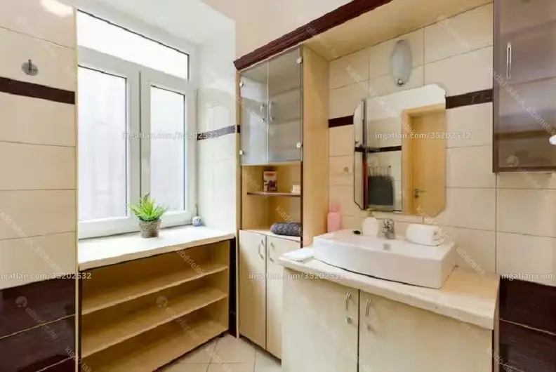 Kiadó albérlet 320000 Ft/hó áron: Budapest, VI. kerület  Bajcsy-Zsilinszky út. Mérete: 55 nm, 3 szobás | Alberlet.hu - 6647643