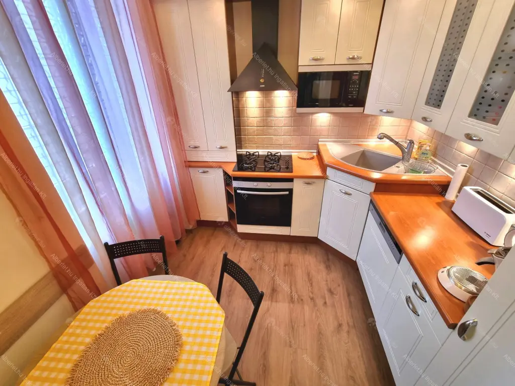 Kiadó albérlet 462000 Ft/hó áron: Budapest, VI. kerület  Bajcsy-Zsilinszky út. Mérete: 65 nm, 2 szobás | Alberlet.hu - 6654387