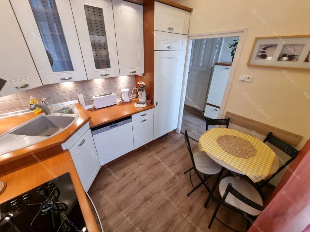 Kiadó albérlet 462000 Ft/hó áron: Budapest, VI. kerület  Bajcsy-Zsilinszky út. Mérete: 65 nm, 2 szobás | Alberlet.hu - 6654401