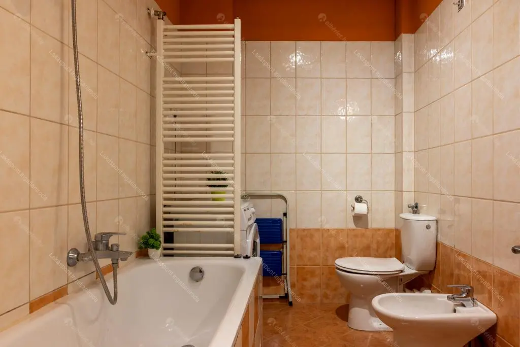 Kiadó albérlet 299000 Ft/hó áron: Budapest, VI. kerület  Bajcsy-Zsilinszky út. Mérete: 72 nm, 3 szobás | Alberlet.hu - 6664165