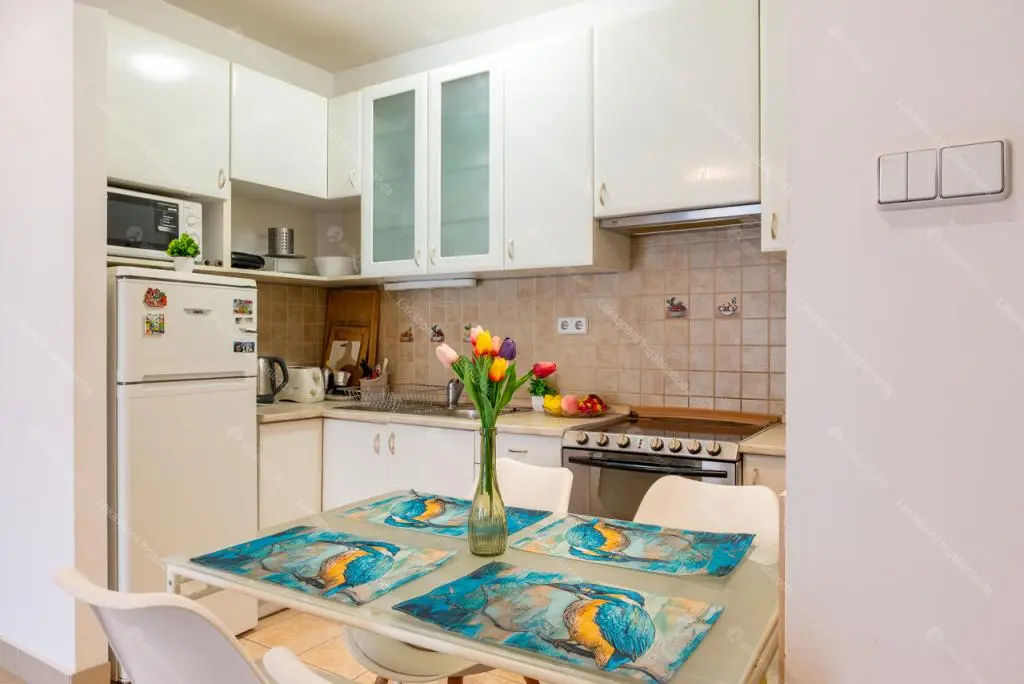 Kiadó albérlet 299000 Ft/hó áron: Budapest, VI. kerület  Bajcsy-Zsilinszky út. Mérete: 72 nm, 3 szobás | Alberlet.hu - 6664175