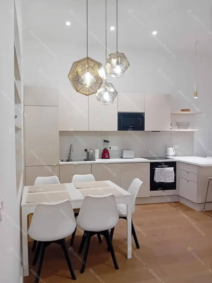 Kiadó albérlet 520000 Ft/hó áron: Budapest, VI. kerület  Bajcsy-Zsilinszky út. Mérete: 73 nm, 3 szobás | Alberlet.hu - 6642885