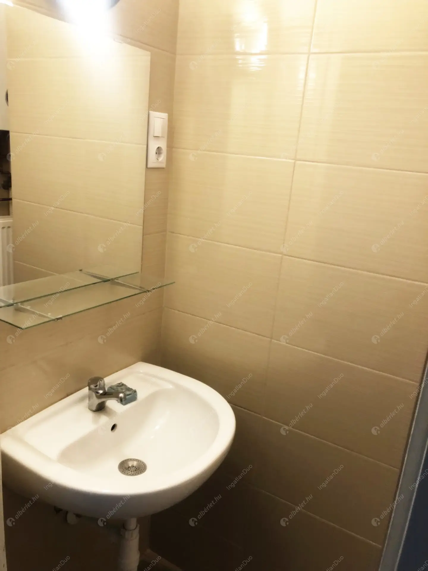 Kiadó albérlet 180000 Ft/hó áron: Budapest, VI. kerület  Bajnok utca. Mérete: 32 nm, 1 szobás | Alberlet.hu - 5902579