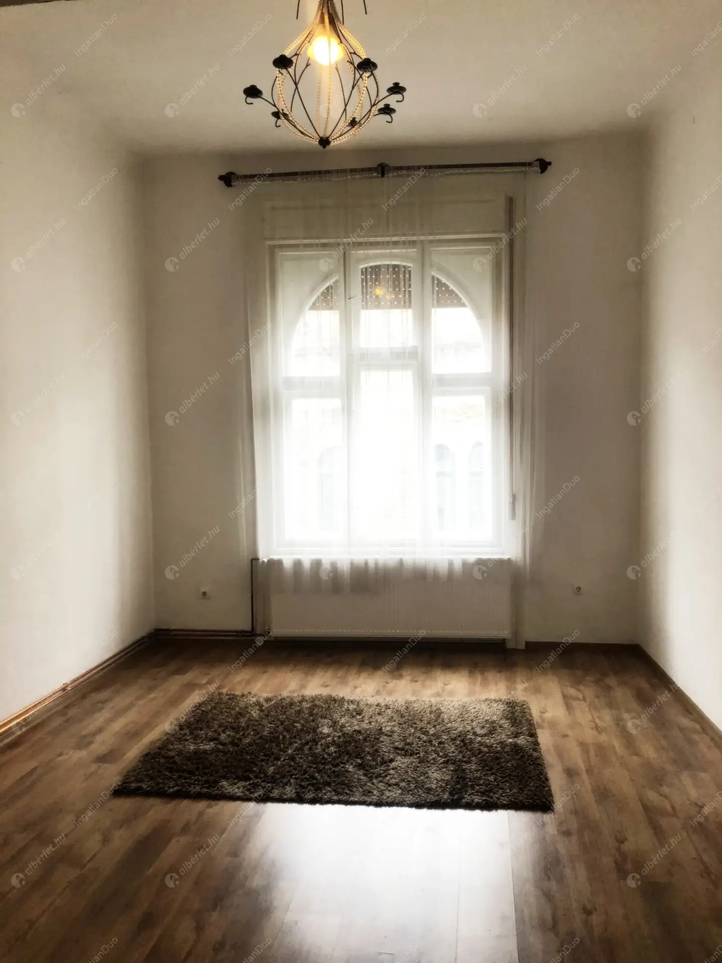 Kiadó albérlet 180000 Ft/hó áron: Budapest, VI. kerület  Bajnok utca. Mérete: 32 nm, 1 szobás | Alberlet.hu - 5902581