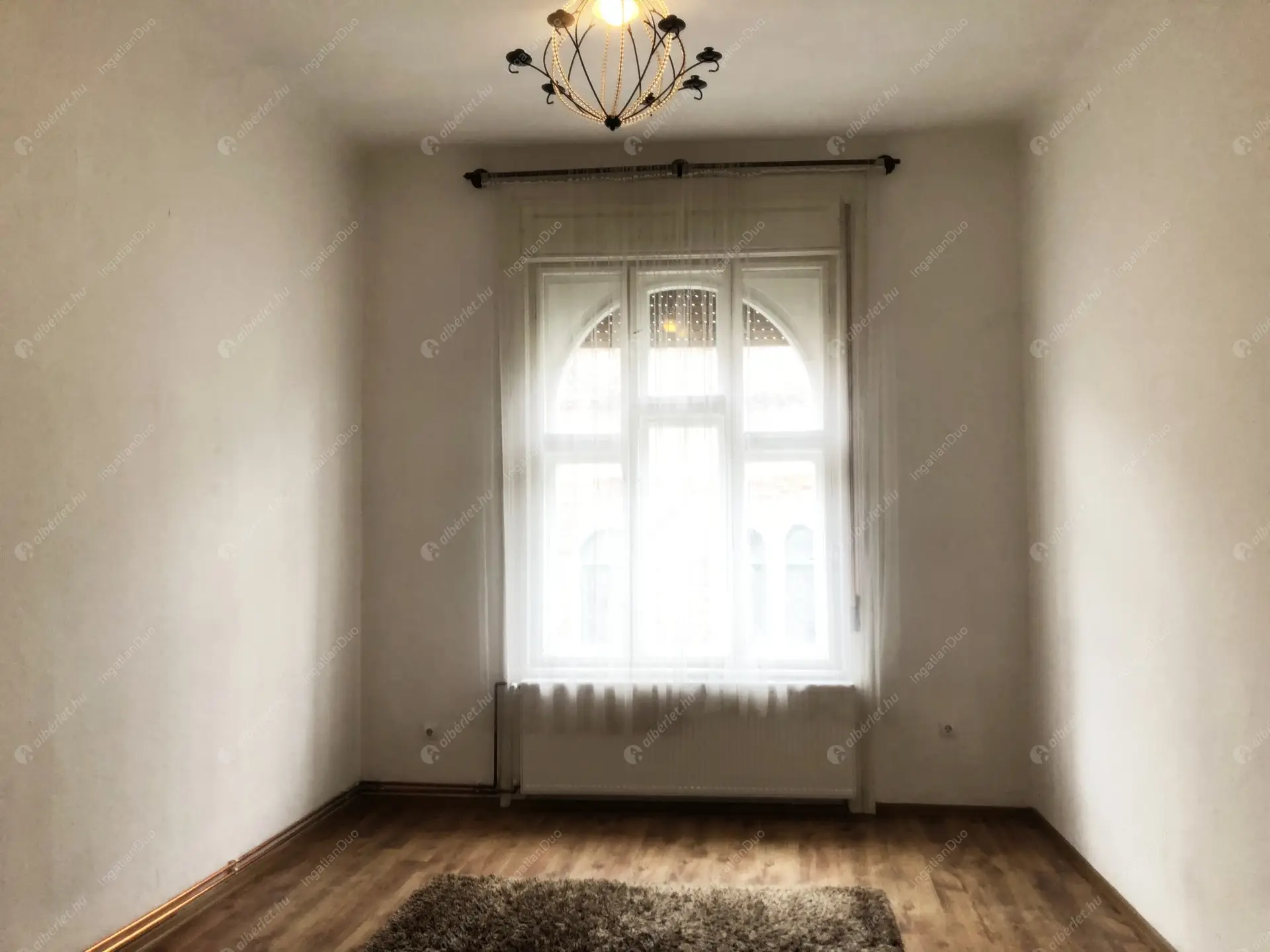 Kiadó albérlet 180000 Ft/hó áron: Budapest, VI. kerület  Bajnok utca. Mérete: 32 nm, 1 szobás | Alberlet.hu - 5902582