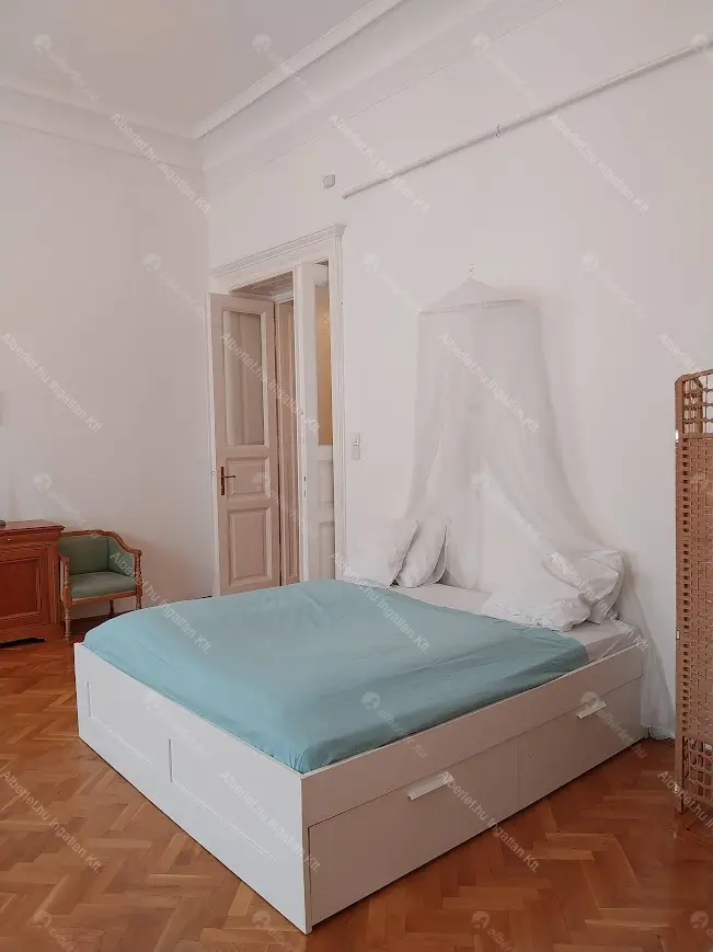 Kiadó albérlet 273000 Ft/hó áron: Budapest, VI. kerület  Bajza utca. Mérete: 57 nm, 1 szobás | Alberlet.hu - 6687347