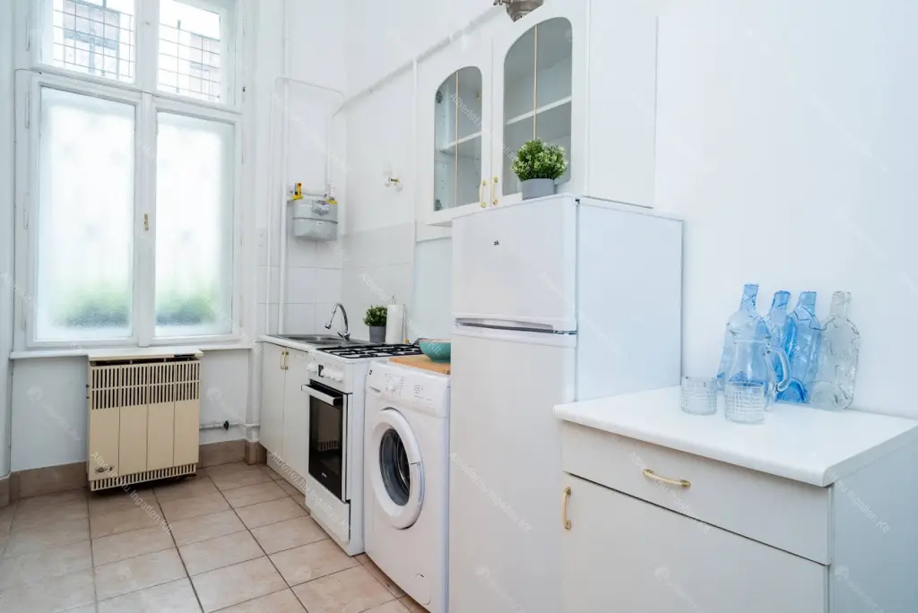 Kiadó albérlet 273000 Ft/hó áron: Budapest, VI. kerület  Bajza utca. Mérete: 57 nm, 1 szobás | Alberlet.hu - 6687348