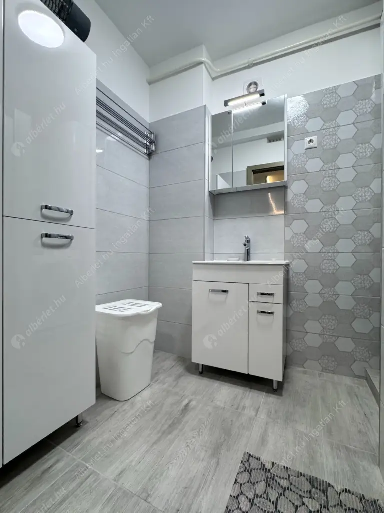 Kiadó albérlet 300000 Ft/hó áron: Budapest, VI. kerület  Bajza utca. Mérete: 75 nm, 3 szobás | Alberlet.hu - 6624254