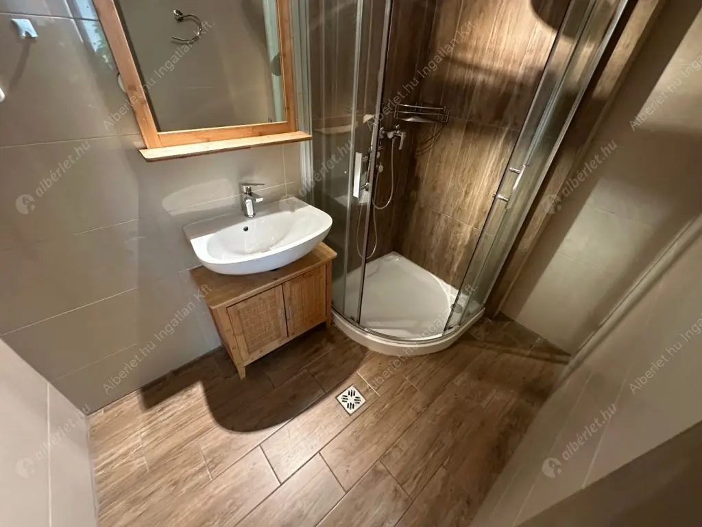 Kiadó albérlet 800000 Ft/hó áron: Budapest, VI. kerület  Benczúr utca. Mérete: 137 nm, 4 szobás | Alberlet.hu - 6574716