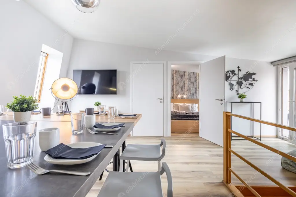 Kiadó albérlet 962000 Ft/hó áron: Budapest, VI. kerület  Csengery utca. Mérete: 104 nm, 5 szobás | Alberlet.hu - 6583194