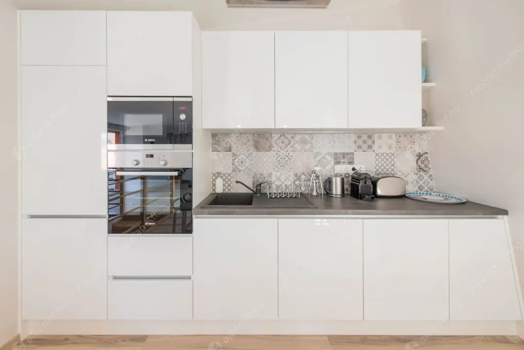 Kiadó albérlet 962000 Ft/hó áron: Budapest, VI. kerület  Csengery utca. Mérete: 104 nm, 5 szobás | Alberlet.hu - 6583196