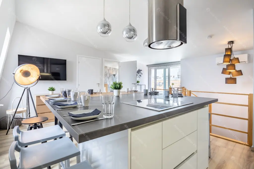 Kiadó albérlet 765000 Ft/hó áron: Budapest, VI. kerület  Csengery utca. Mérete: 104 nm, 5 szobás | Alberlet.hu - 6681736