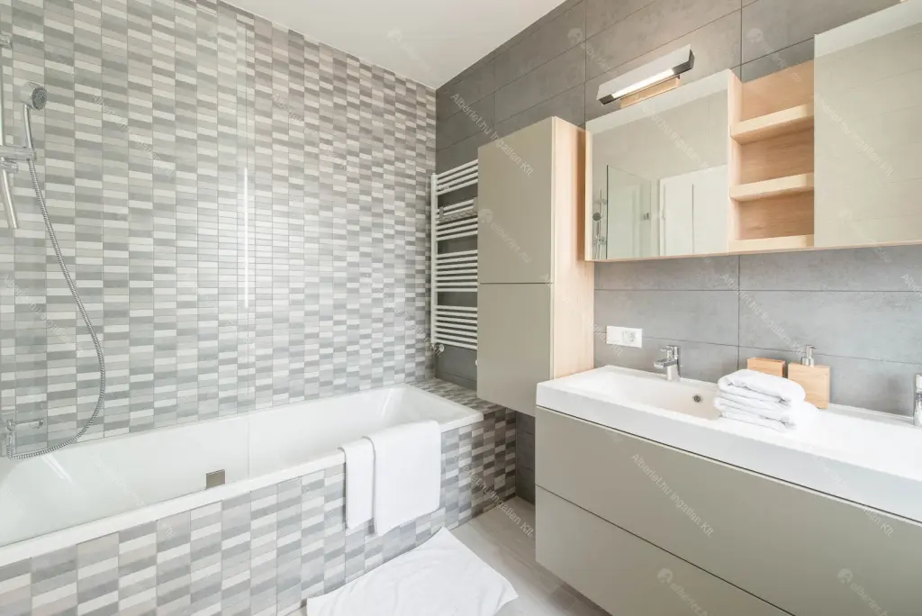 Kiadó albérlet 765000 Ft/hó áron: Budapest, VI. kerület  Csengery utca. Mérete: 104 nm, 5 szobás | Alberlet.hu - 6681753