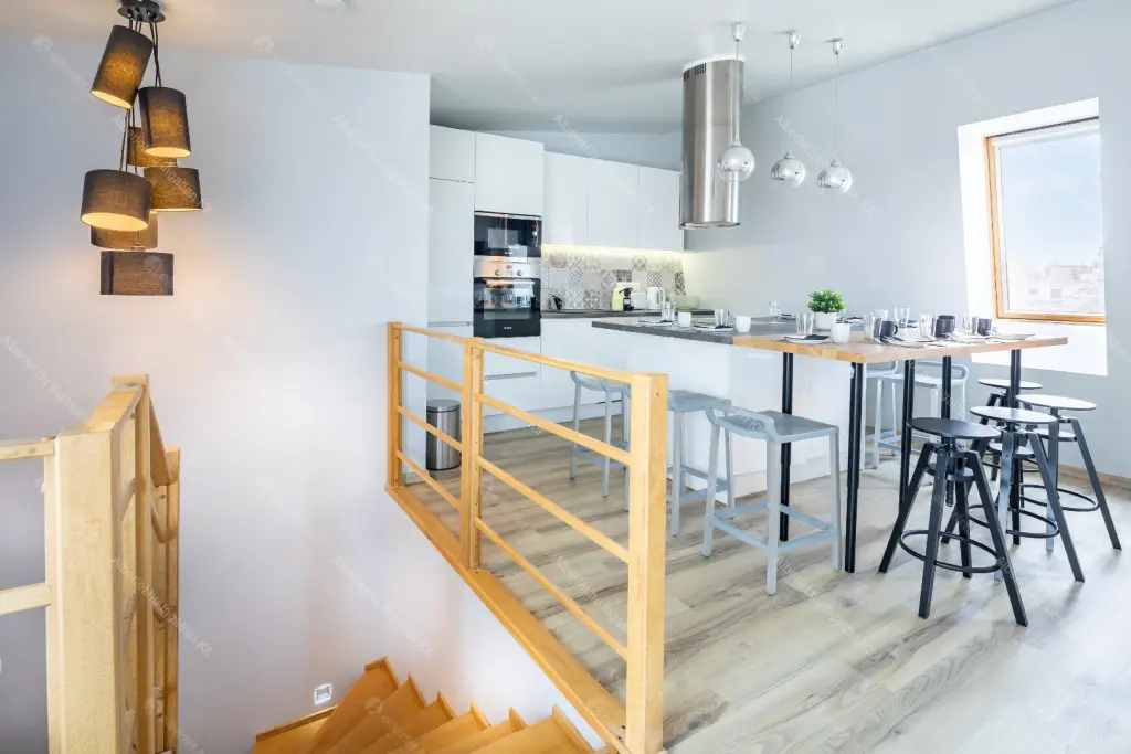 Kiadó albérlet 765000 Ft/hó áron: Budapest, VI. kerület  Csengery utca. Mérete: 104 nm, 5 szobás | Alberlet.hu - 6681763