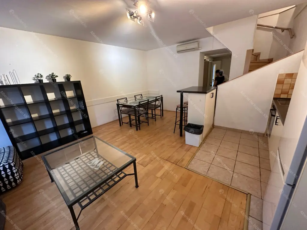 Kiadó albérlet 437000 Ft/hó áron: Budapest, VI. kerület  Csengery utca. Mérete: 105 nm, 4 szobás | Alberlet.hu - 6685504