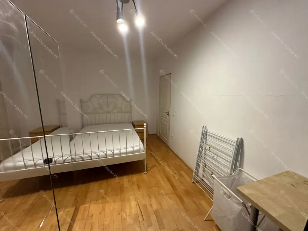 Kiadó albérlet 437000 Ft/hó áron: Budapest, VI. kerület  Csengery utca. Mérete: 105 nm, 4 szobás | Alberlet.hu - 6685511