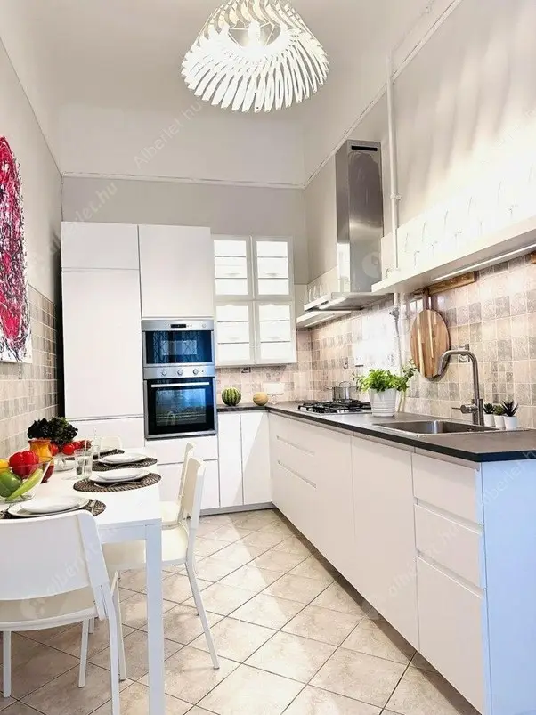 Kiadó albérlet 765000 Ft/hó áron: Budapest, VI. kerület  Csengery utca. Mérete: 124 nm, 5 szobás | Alberlet.hu - 6551935