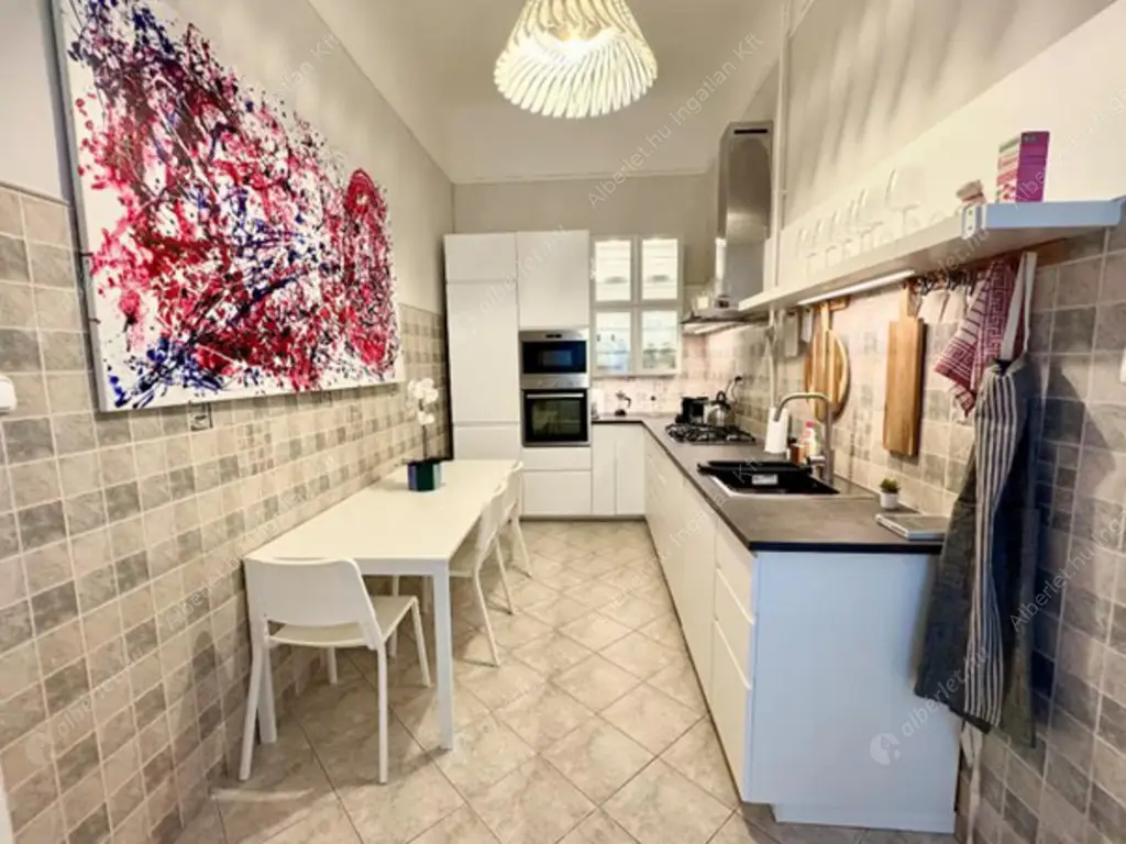 Kiadó albérlet 765000 Ft/hó áron: Budapest, VI. kerület  Csengery utca. Mérete: 124 nm, 5 szobás | Alberlet.hu - 6551936