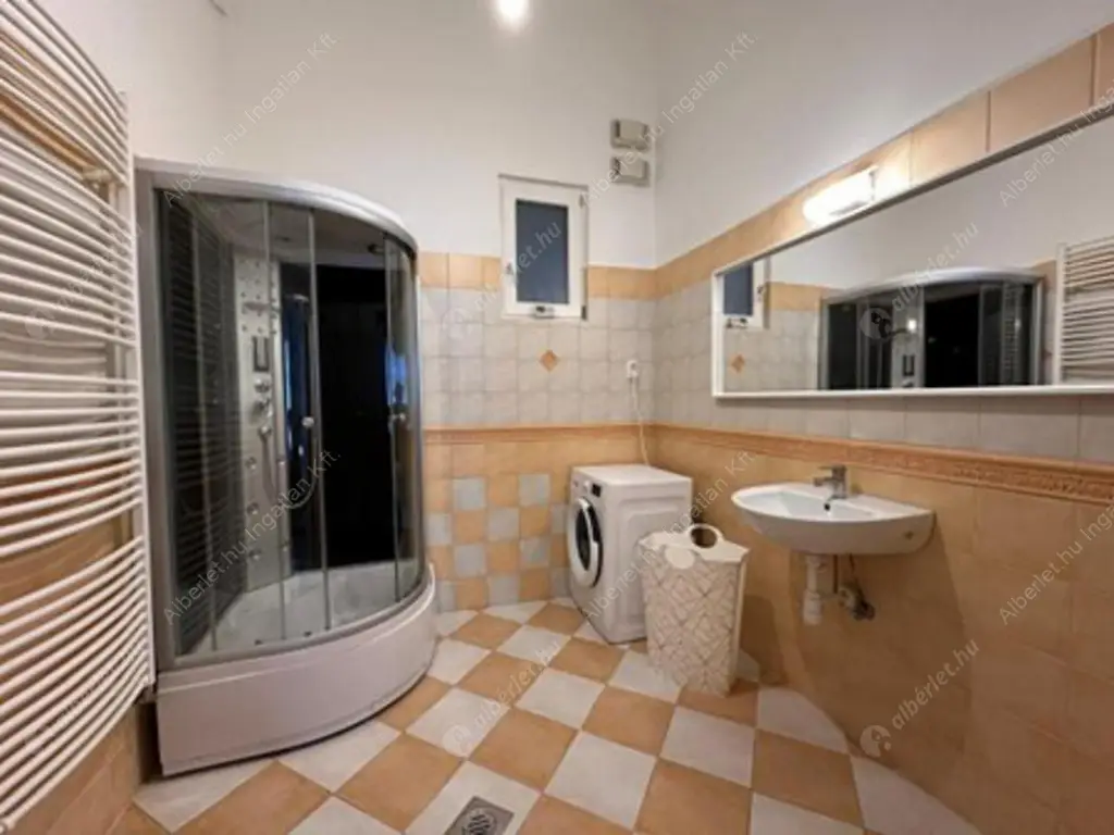 Kiadó albérlet 765000 Ft/hó áron: Budapest, VI. kerület  Csengery utca. Mérete: 124 nm, 5 szobás | Alberlet.hu - 6551943
