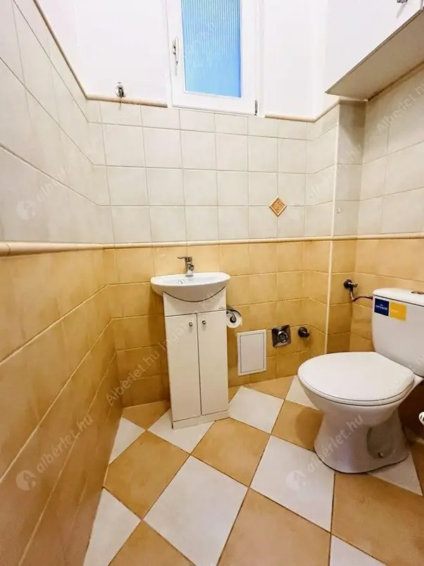 Kiadó albérlet 765000 Ft/hó áron: Budapest, VI. kerület  Csengery utca. Mérete: 124 nm, 5 szobás | Alberlet.hu - 6551946