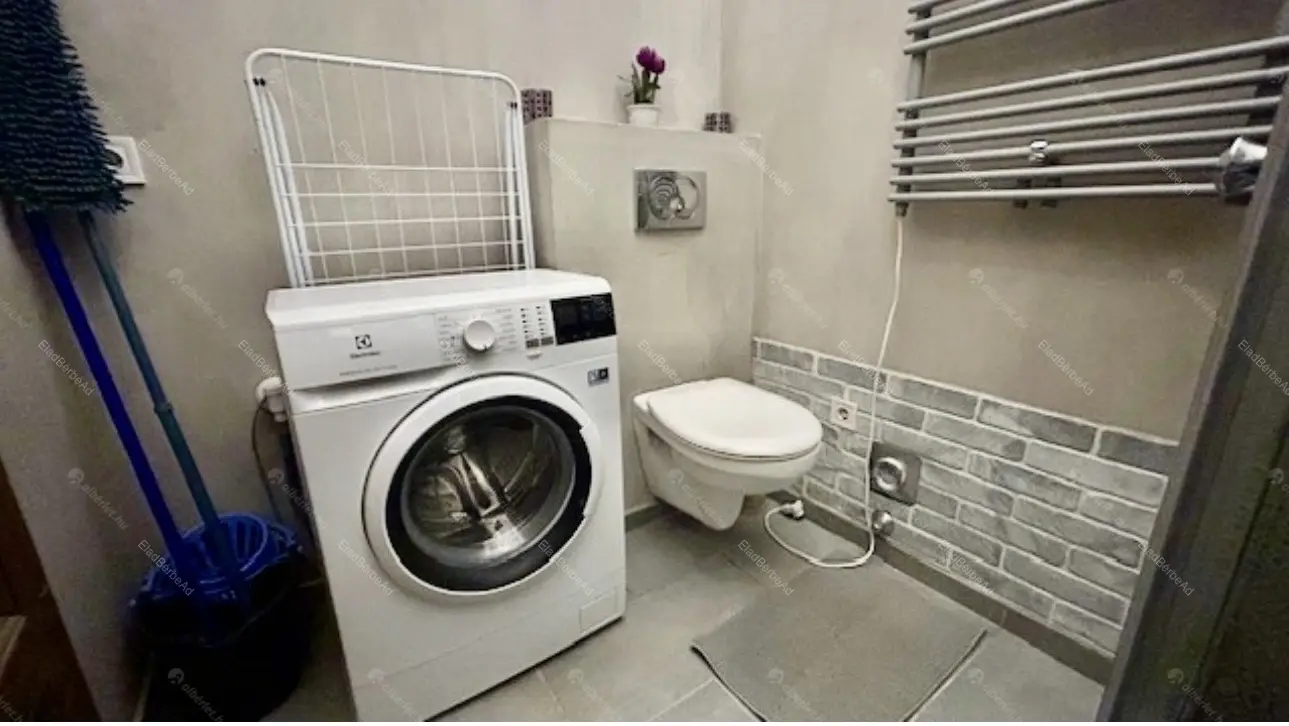 Kiadó albérlet 249000 Ft/hó áron: Budapest, VI. kerület  Csengery utca. Mérete: 33 nm, 1 szobás | Alberlet.hu - 6646168