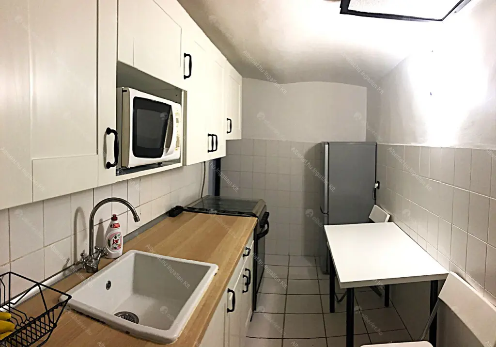 Kiadó albérlet 220000 Ft/hó áron: Budapest, VI. kerület  Csengery utca. Mérete: 35 nm, 1 szobás | Alberlet.hu - 6709399