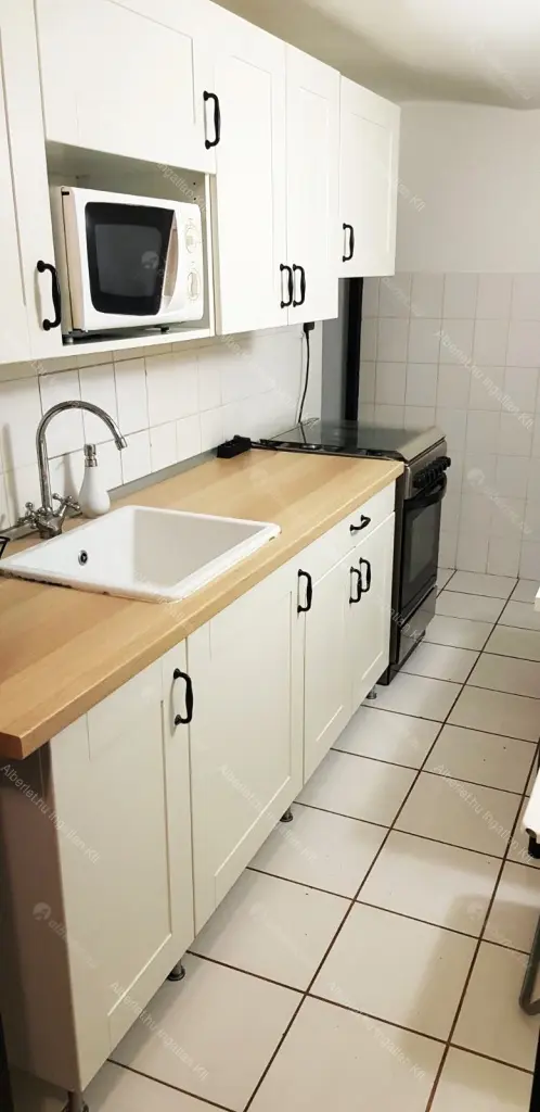 Kiadó albérlet 220000 Ft/hó áron: Budapest, VI. kerület  Csengery utca. Mérete: 35 nm, 1 szobás | Alberlet.hu - 6709400