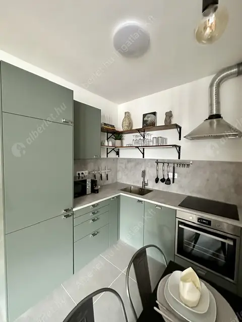 Kiadó albérlet 340000 Ft/hó áron: Budapest, VI. kerület  Csengery utca. Mérete: 42 nm, 2 szobás | Alberlet.hu - 6631639