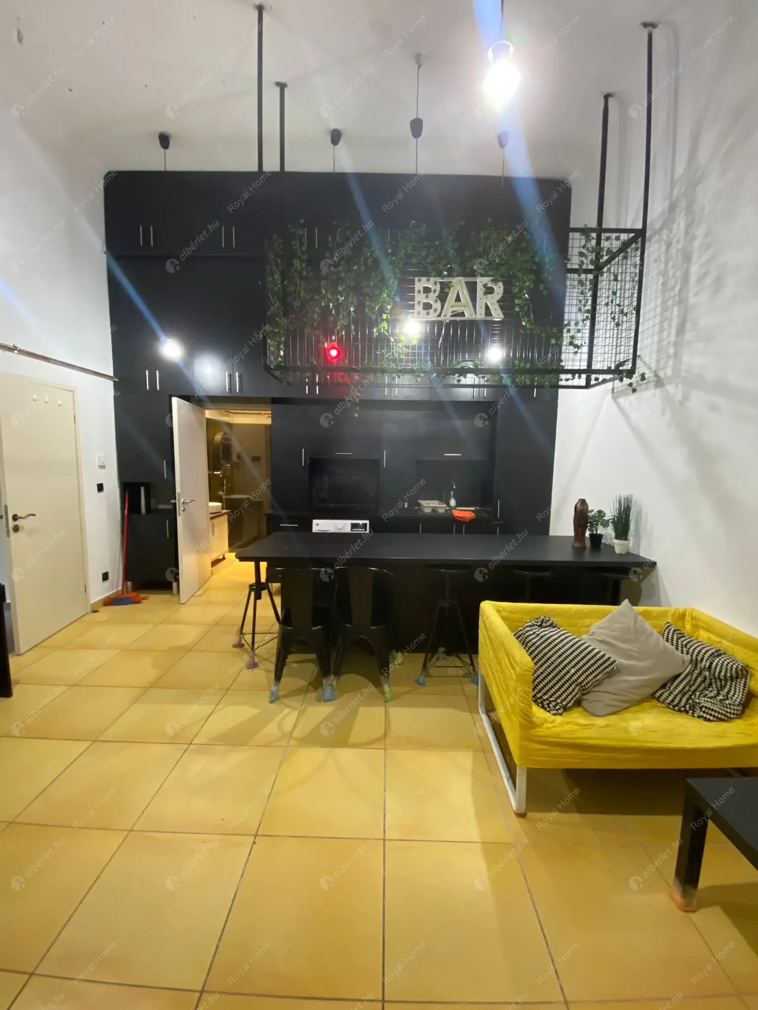 Kiadó albérlet 280000 Ft/hó áron: Budapest, VI. kerület  Csengery utca. Mérete: 50 nm, 3 szobás | Alberlet.hu - 6569919