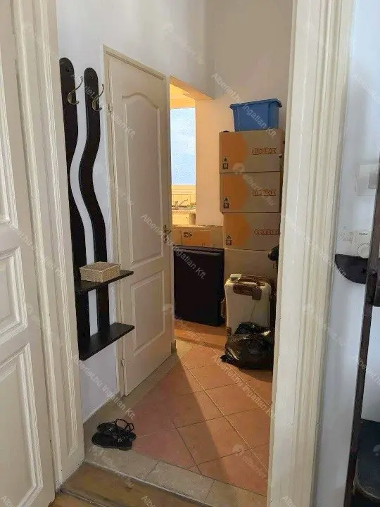 Kiadó albérlet 220000 Ft/hó áron: Budapest, VI. kerület  Csengery utca. Mérete: 53 nm, 2 szobás | Alberlet.hu - 6819192