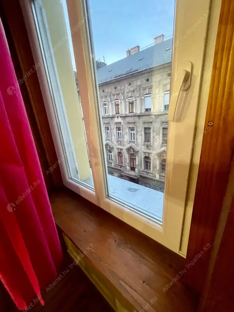 Kiadó albérlet 289000 Ft/hó áron: Budapest, VI. kerület  Csengery utca. Mérete: 58 nm, 2 szobás | Alberlet.hu - 6592816