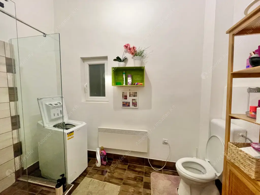 Kiadó albérlet 289000 Ft/hó áron: Budapest, VI. kerület  Csengery utca. Mérete: 58 nm, 2 szobás | Alberlet.hu - 6592828