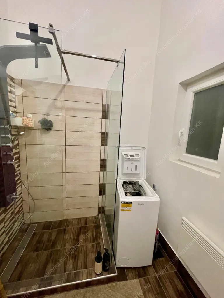 Kiadó albérlet 279000 Ft/hó áron: Budapest, VI. kerület  Csengery utca. Mérete: 58 nm, 2 szobás | Alberlet.hu - 6618949