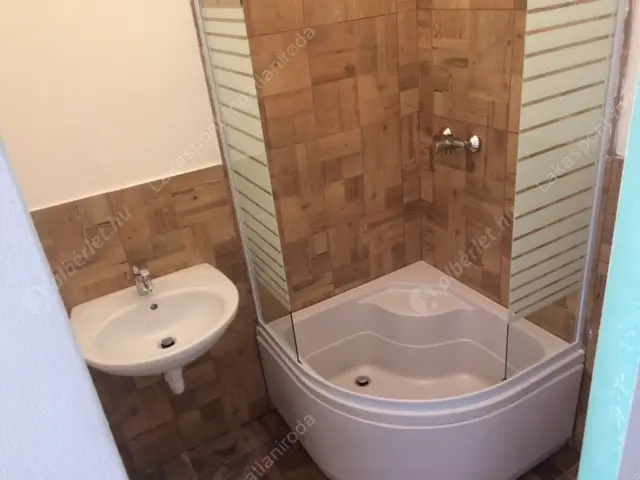 Kiadó albérlet 420000 Ft/hó áron: Budapest, VI. kerület  Csengery utca. Mérete: 97 nm, 4 szobás | Alberlet.hu - 6638069