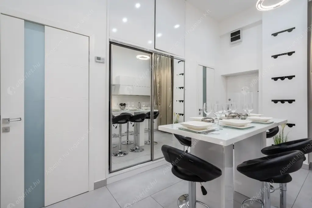 Kiadó albérlet 680000 Ft/hó áron: Budapest, VI. kerület  Dalszínház utca. Mérete: 72 nm, 3 szobás | Alberlet.hu - 6586865