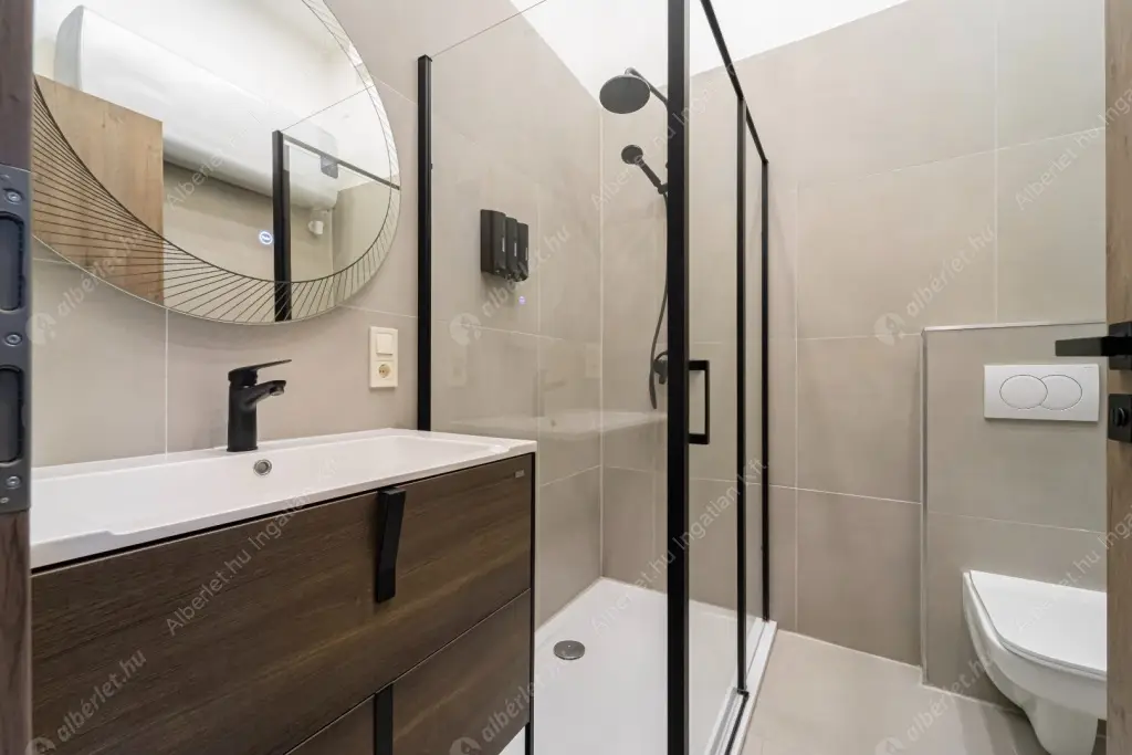 Kiadó albérlet 250000 Ft/hó áron: Budapest, VI. kerület  Dessewffy utca. Mérete: 28 nm, 1 szobás | Alberlet.hu - 6603994