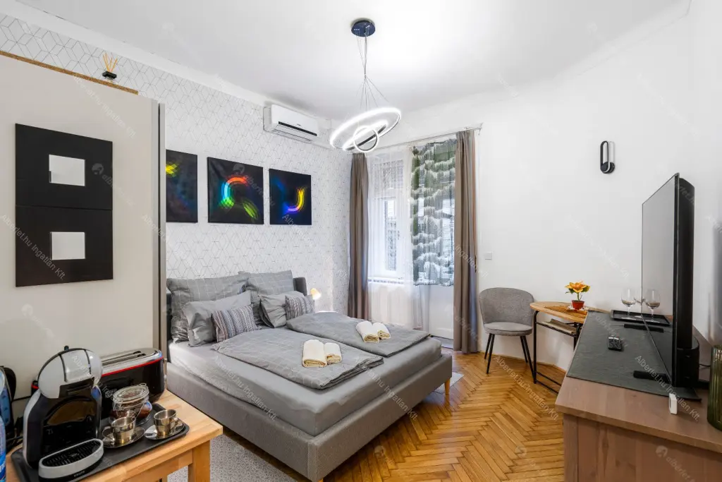 Kiadó albérlet 230000 Ft/hó áron: Budapest, VI. kerület  Dessewffy utca. Mérete: 28 nm, 1 szobás | Alberlet.hu - 6692631