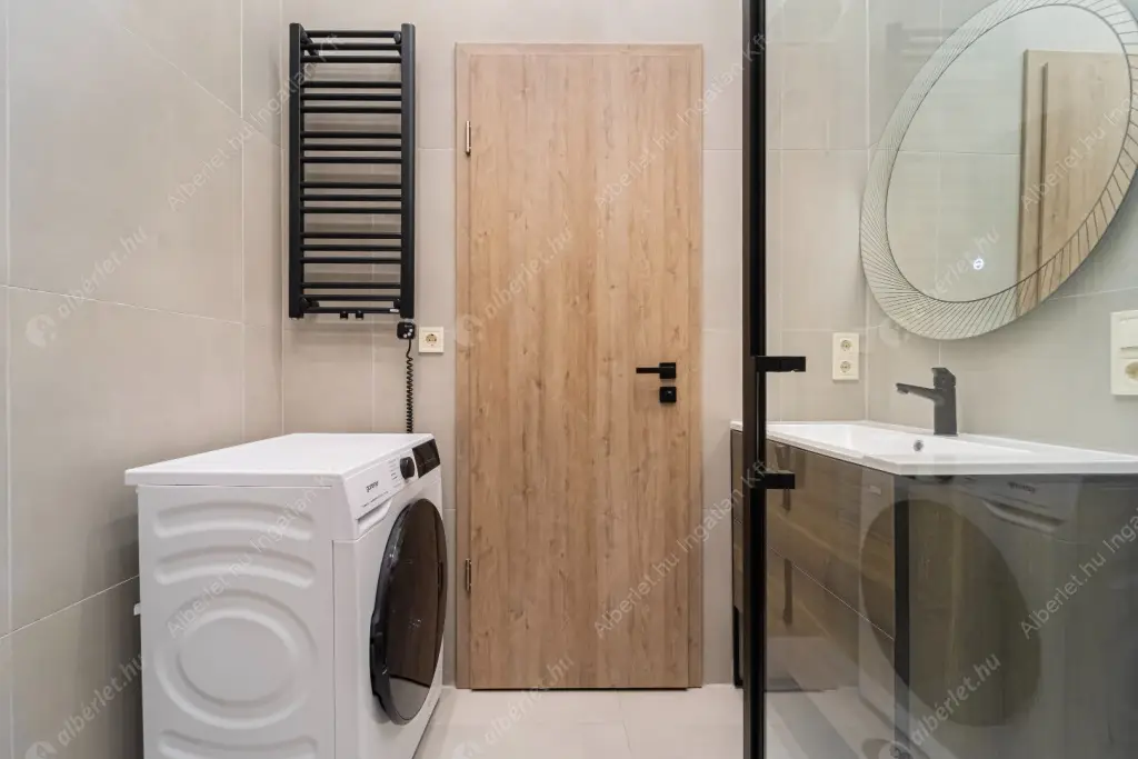 Kiadó albérlet 280000 Ft/hó áron: Budapest, VI. kerület  Dessewffy utca. Mérete: 30 nm, 1 szobás | Alberlet.hu - 6585297