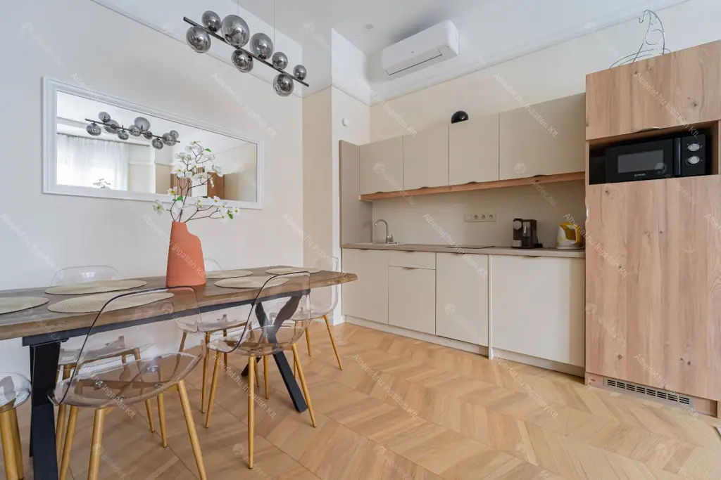 Kiadó albérlet 400000 Ft/hó áron: Budapest, VI. kerület  Dessewffy utca. Mérete: 60 nm, 3 szobás | Alberlet.hu - 6671429