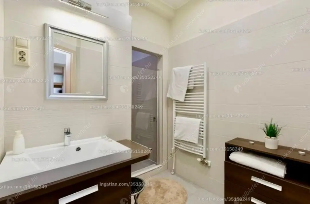 Kiadó albérlet 330000 Ft/hó áron: Budapest, VI. kerület  Dessewffy utca. Mérete: 66 nm, 2 szobás | Alberlet.hu - 6618476