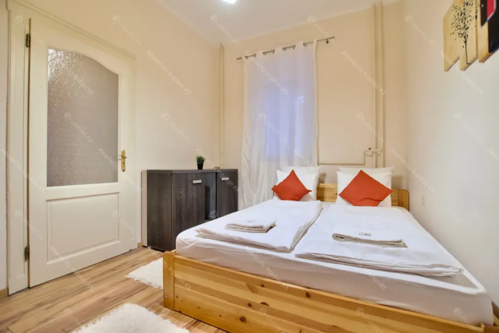 Kiadó albérlet 330000 Ft/hó áron: Budapest, VI. kerület  Dessewffy utca. Mérete: 66 nm, 3 szobás | Alberlet.hu - 6659686