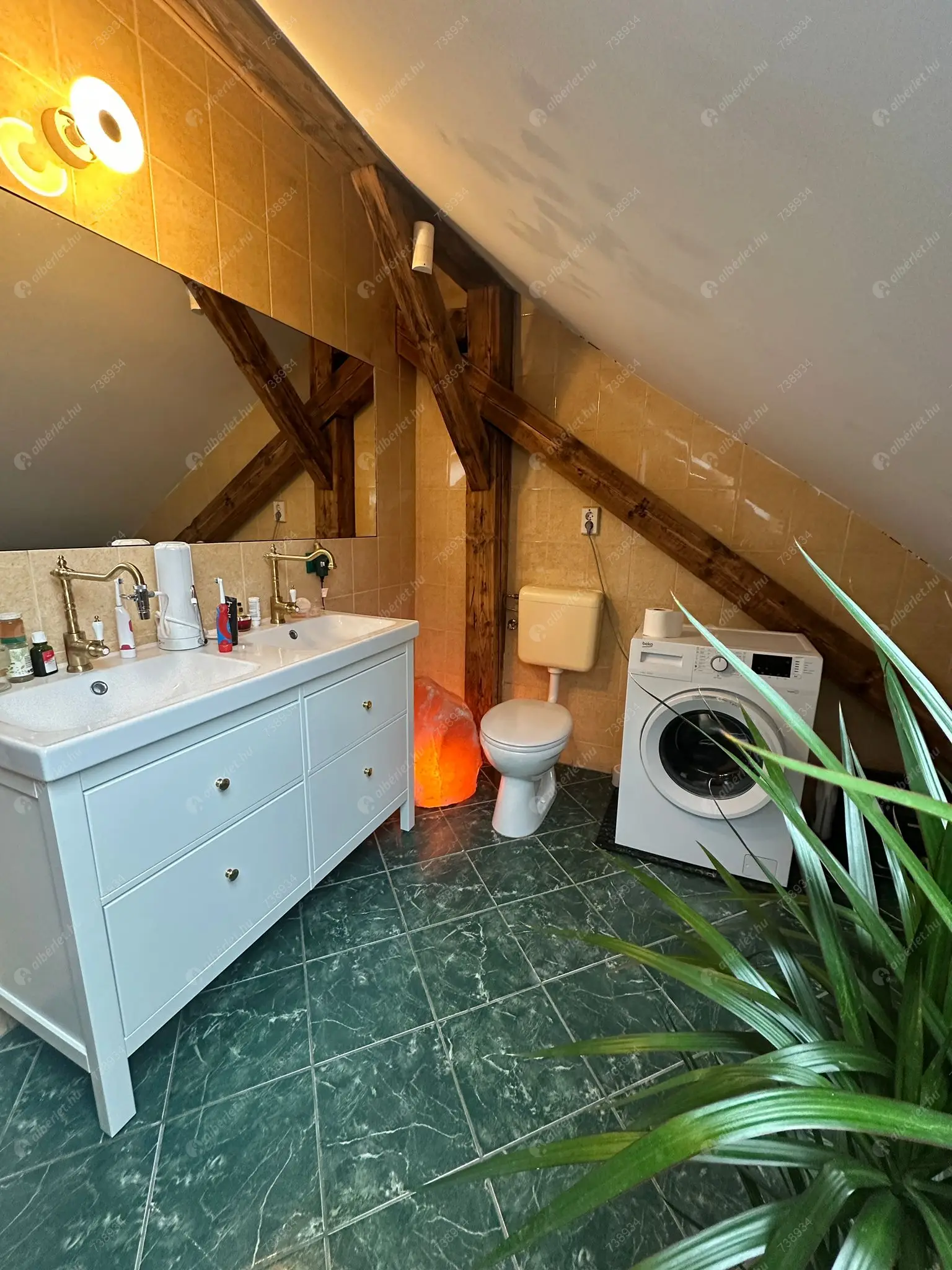 Kiadó albérlet 300000 Ft/hó áron: Budapest, VI. kerület  Dessewffy utca. Mérete: 80 nm, 2 szobás | Alberlet.hu - 6598900