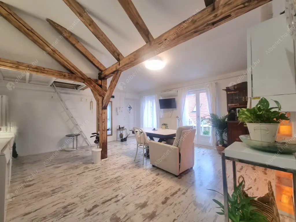 Kiadó albérlet 280000 Ft/hó áron: Budapest, VI. kerület  Dessewffy utca. Mérete: 80 nm, 3 szobás | Alberlet.hu - 6603190