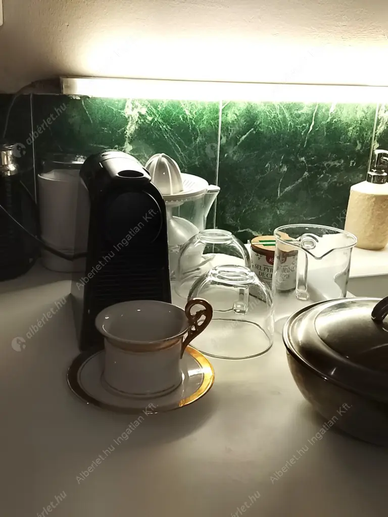 Kiadó albérlet 280000 Ft/hó áron: Budapest, VI. kerület  Dessewffy utca. Mérete: 80 nm, 3 szobás | Alberlet.hu - 6603212