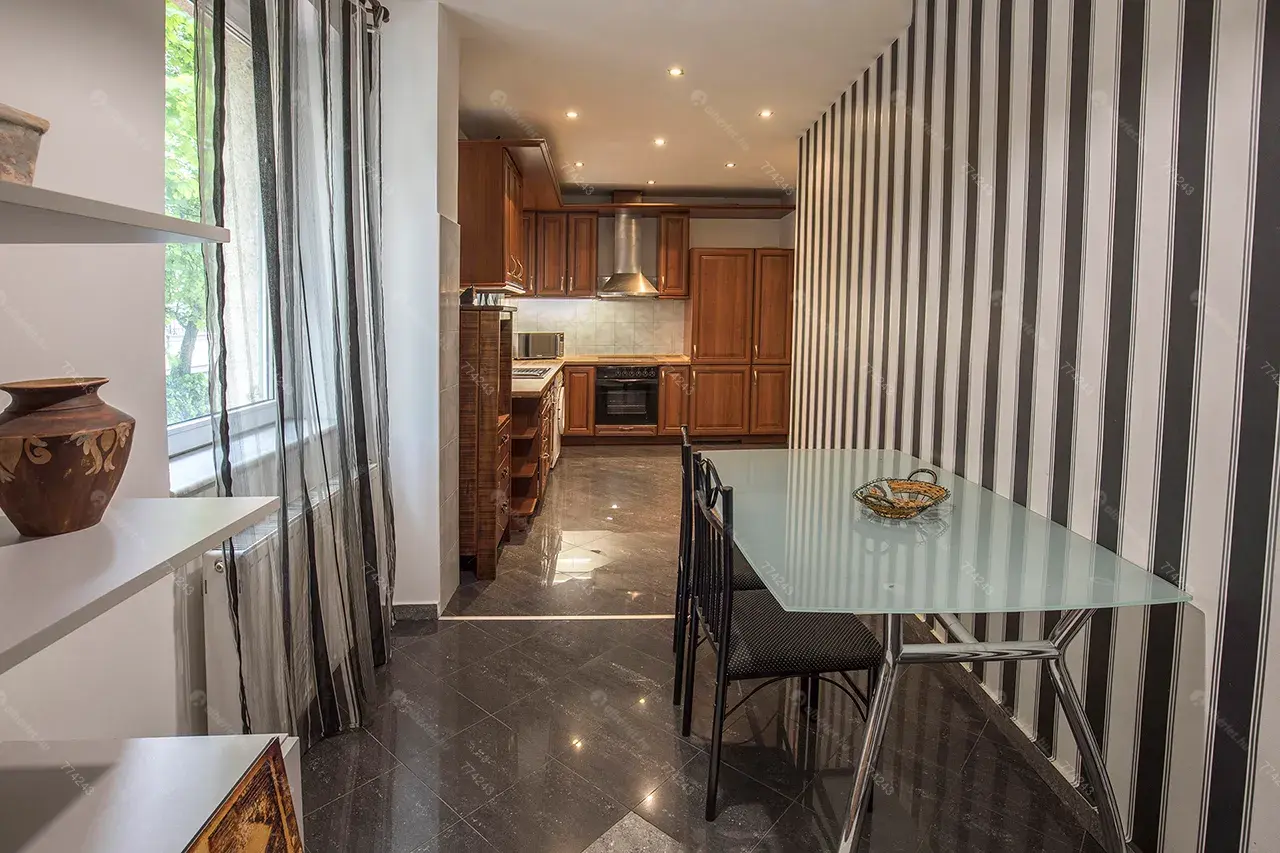 Kiadó albérlet 490000 Ft/hó áron: Budapest, VI. kerület  Dózsa György út. Mérete: 110 nm, 3 szobás | Alberlet.hu - 6645923